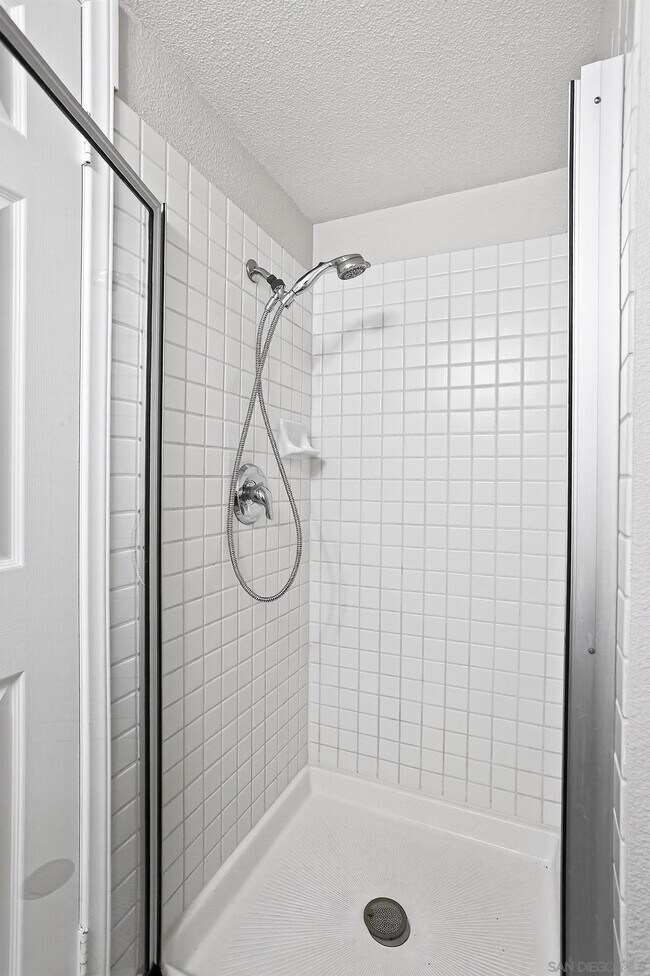 Building Photo - 2138 Singingwood Pl