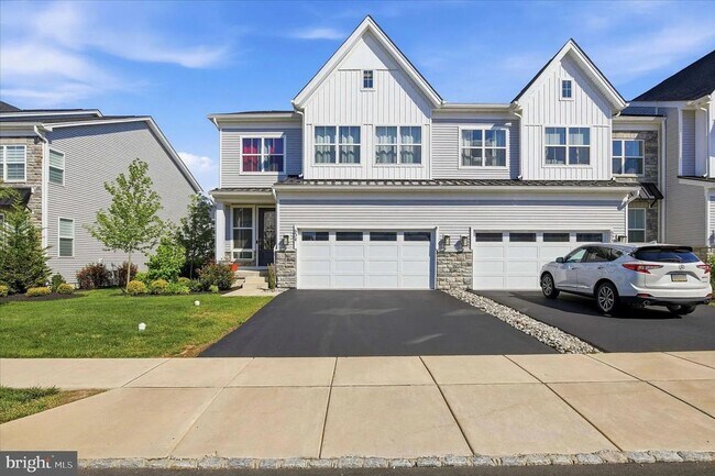 Building Photo - 604 McNair Dr