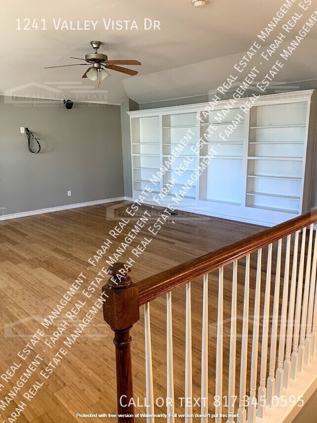 Building Photo - 1241 Valley Vista Dr