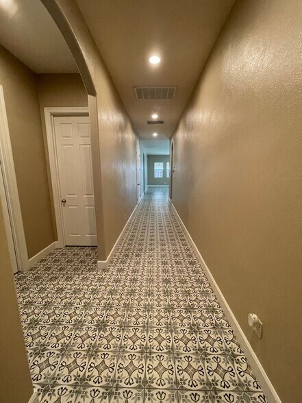 Building Photo - 1210 Wildcat Dr