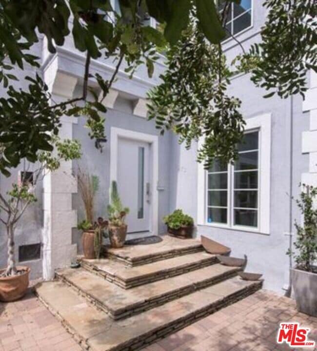 Building Photo - 9373 W Olympic Blvd