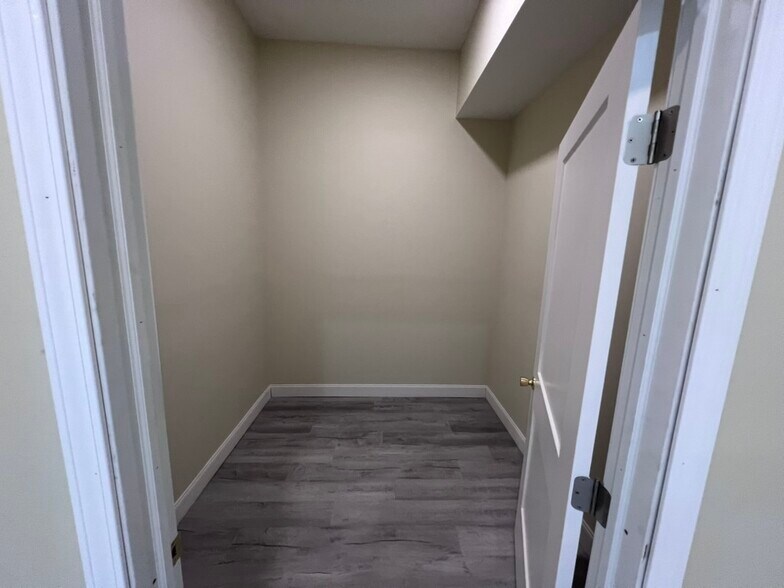 Building Photo - 1316 11th Ave