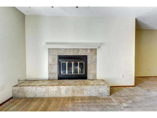 Building Photo - Beautiful Aspen Grove Condo in NoBo!  Avai...