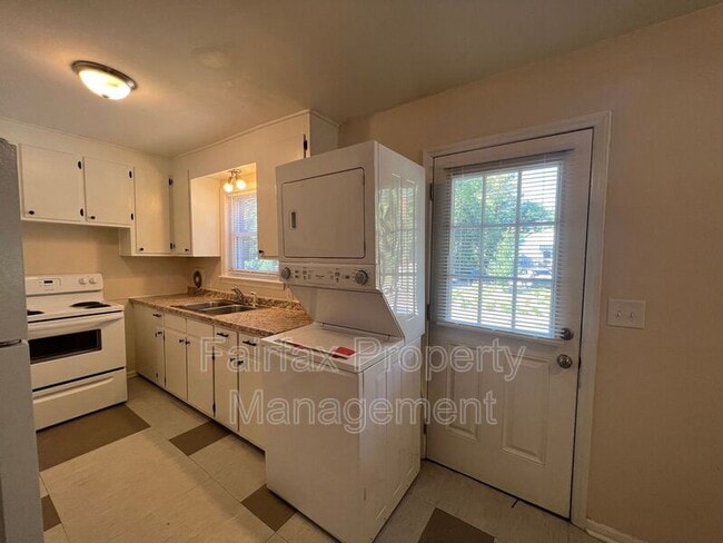 Building Photo - 1937 Morehead Ave