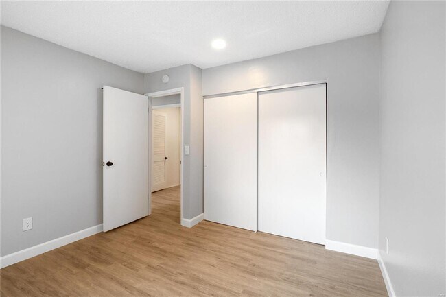 Building Photo - 836 Country Stone Dr