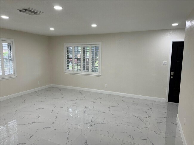 Building Photo - 9102 N Allegro St