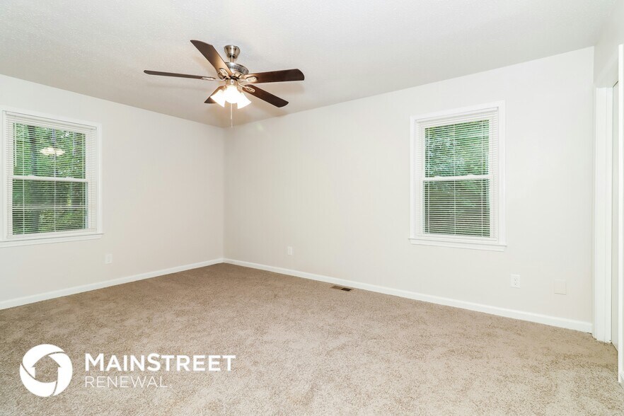 Building Photo - 41 Valley Dr