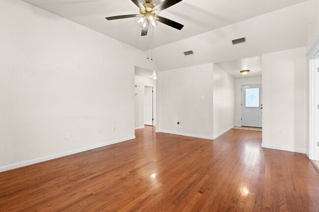 Building Photo - 122 CR - 4936