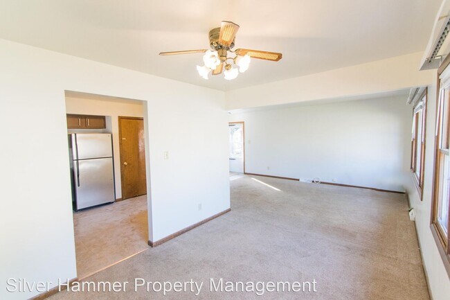 Building Photo - 3 br, 2 bath House - 815 N Elmer St.