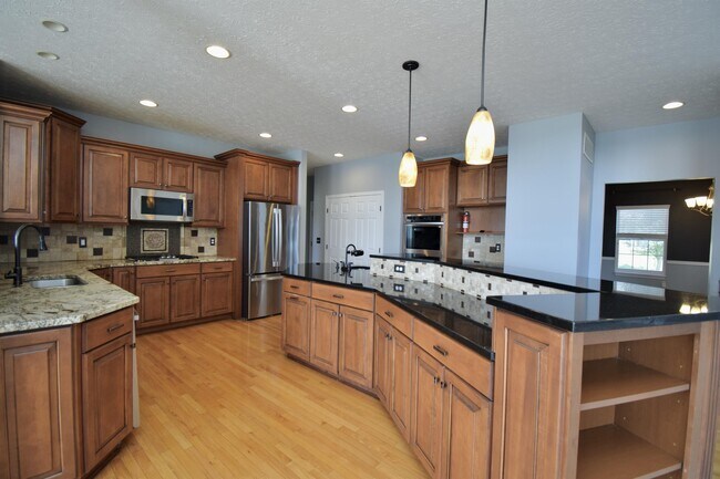 Building Photo - 5167 Elm Leaf Trail