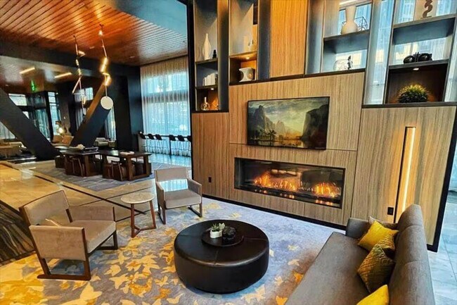 Building Photo - 410 Summer St