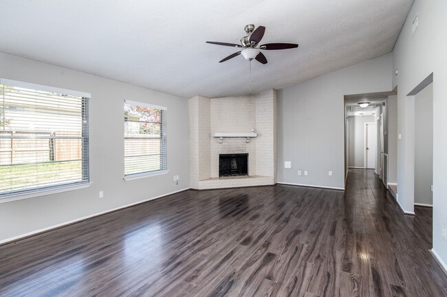 Building Photo - 16210 Cypress Point Dr