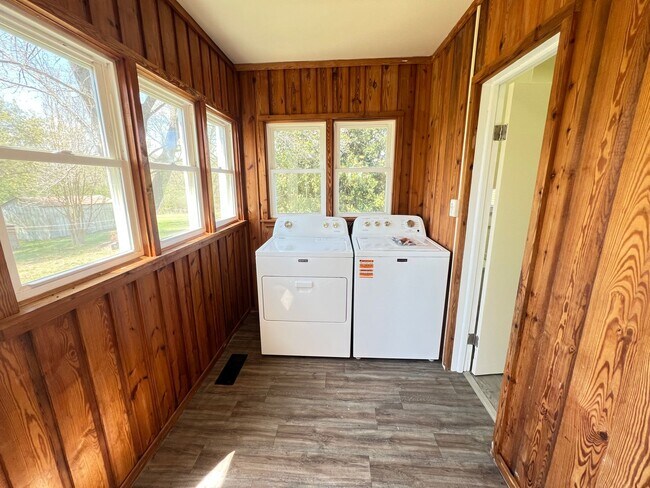 Building Photo - Location, Community, Quality Living. It Starts Here!