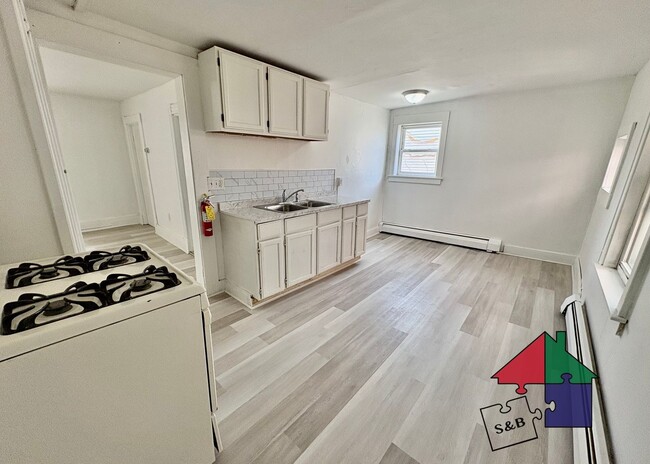 Building Photo - 94 Malletts Bay Ave