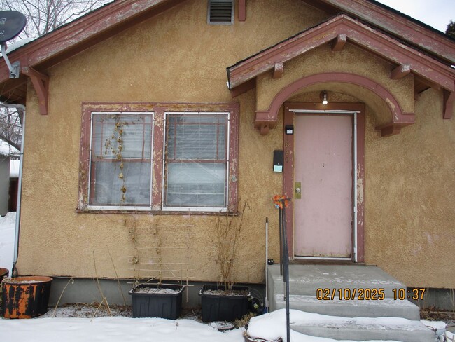 Building Photo - 2 bedroom House