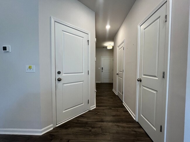 Building Photo - Spacious Townhome Available Now!