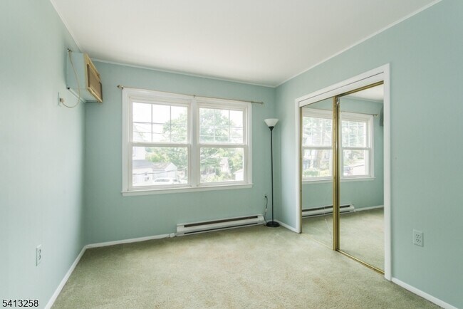 Building Photo - 37 Embury Pl