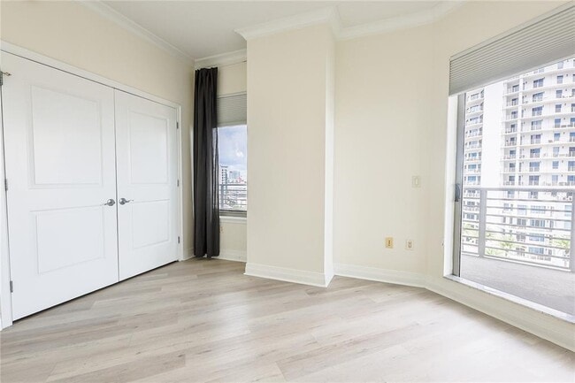 Building Photo - 449 S 12th St
