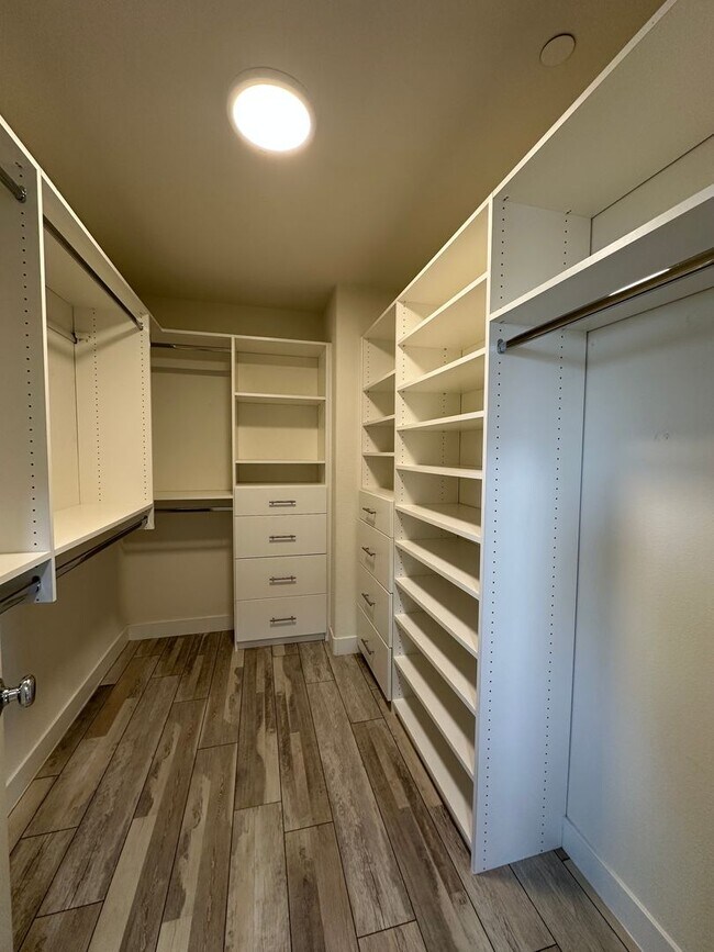 Building Photo - 7758 Meng Ct