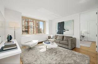 Building Photo - 121 E 39th St