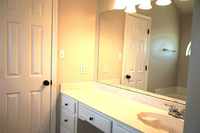 Building Photo - 6322 Woolwich Dr