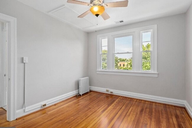 Building Photo - 1826 A St SE