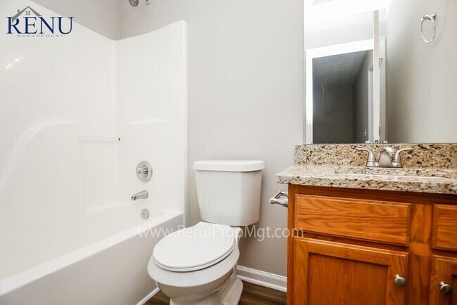 Building Photo - Now available 3 bedrooms 2.5 baths