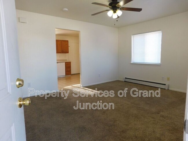 Building Photo - 433 Pendleton St