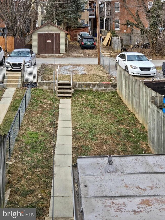 Building Photo - 2 Bedroom 1 Bathroom in York!