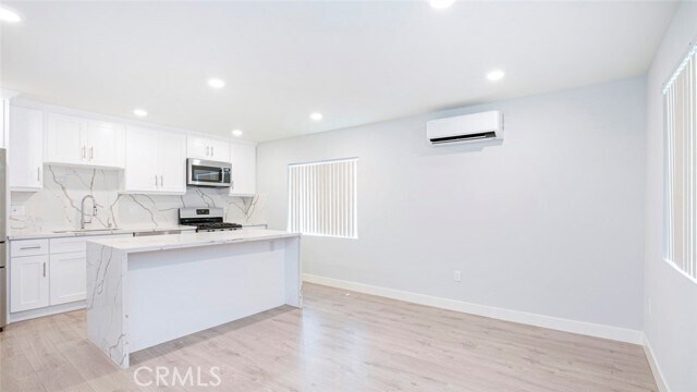 Building Photo - 12558 Vanowen St