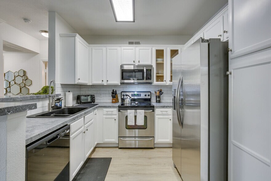Building Photo - 3855 Elijah Ct