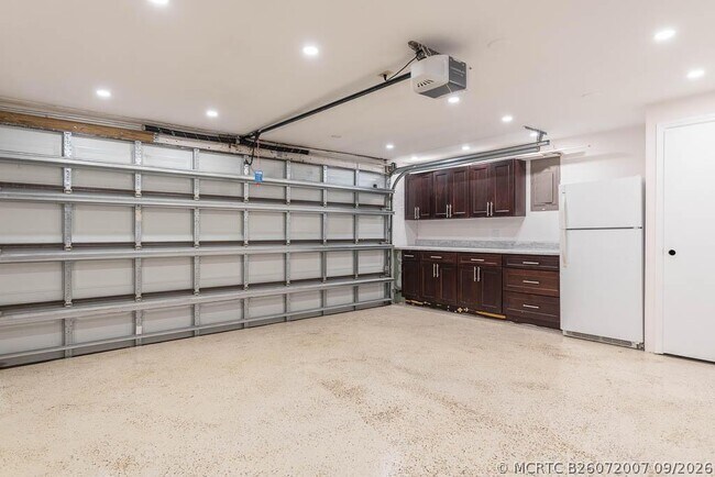 Building Photo - 6876 Palmar Ct