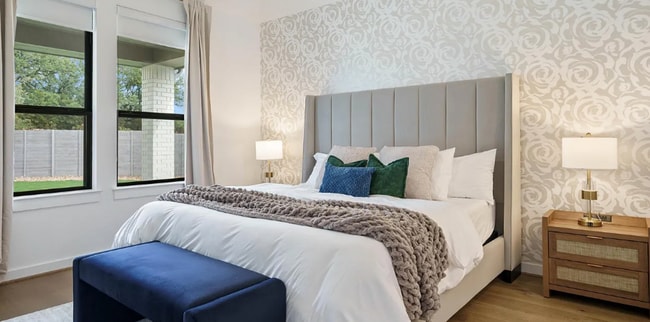 Building Photo - lovely turnkey 3bd fenced in yard