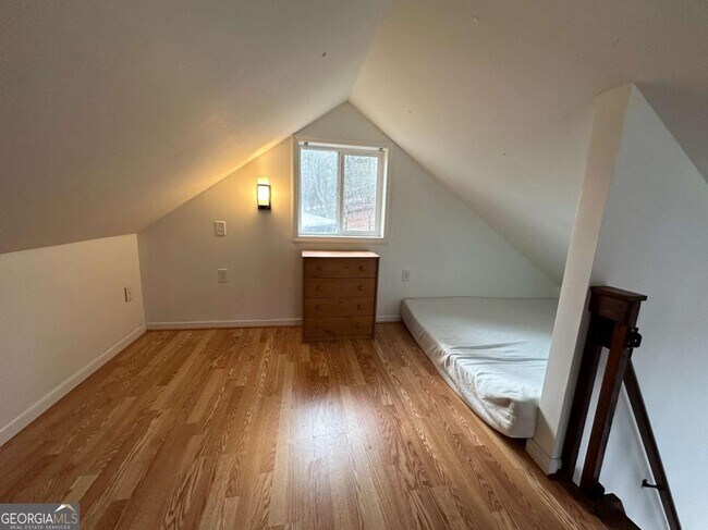 Building Photo - 422 Laurel Ridge Rd