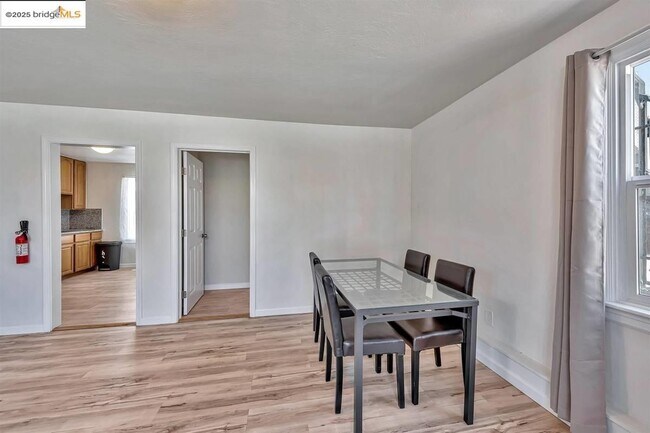 Building Photo - 1715 9th Ave