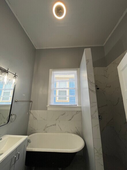 Building Photo - 2439 Second St