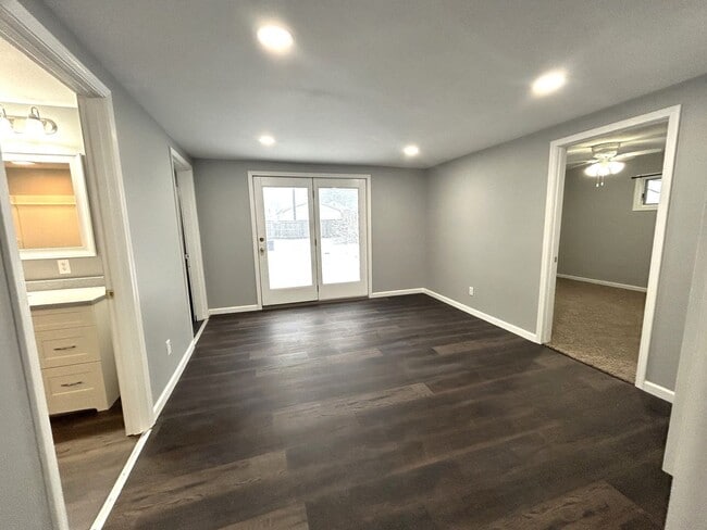 Building Photo - 2941 S 10th St