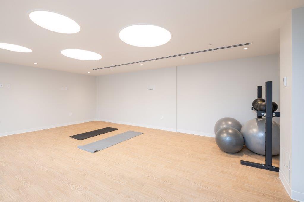 Building Photo - 1424 Columbia Rd