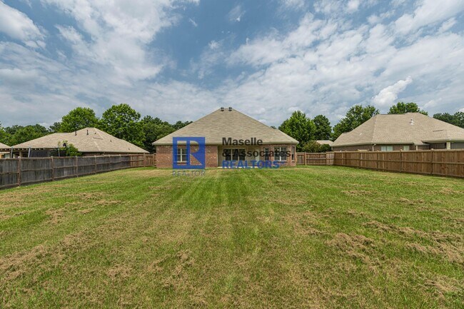 Building Photo - 125 Mason Way