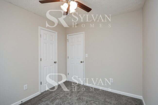 Building Photo - Carve Out a Great Life Here!