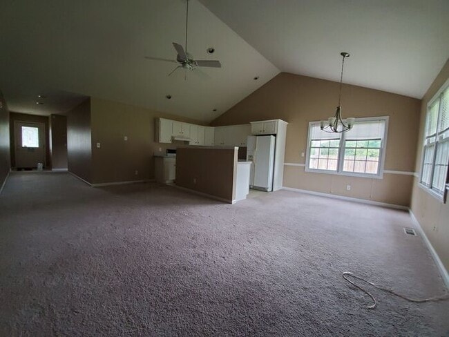 Building Photo - 3 Bedroom On Cul-de-sac, East Side Location