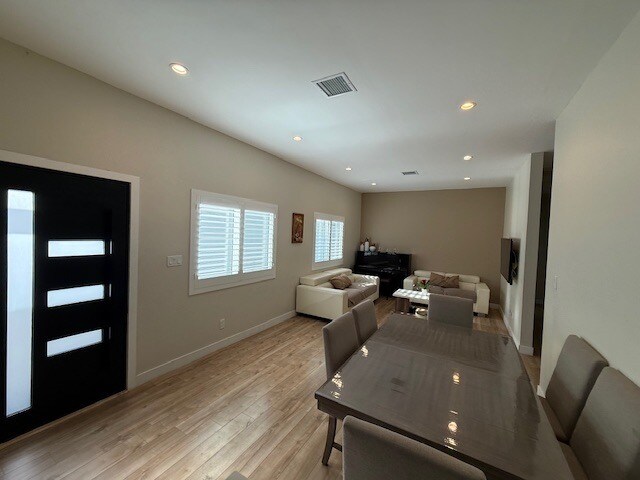 Building Photo - 10905 Olinda St