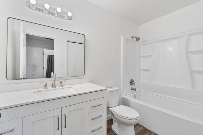 Building Photo - 31331 Auberry Rd