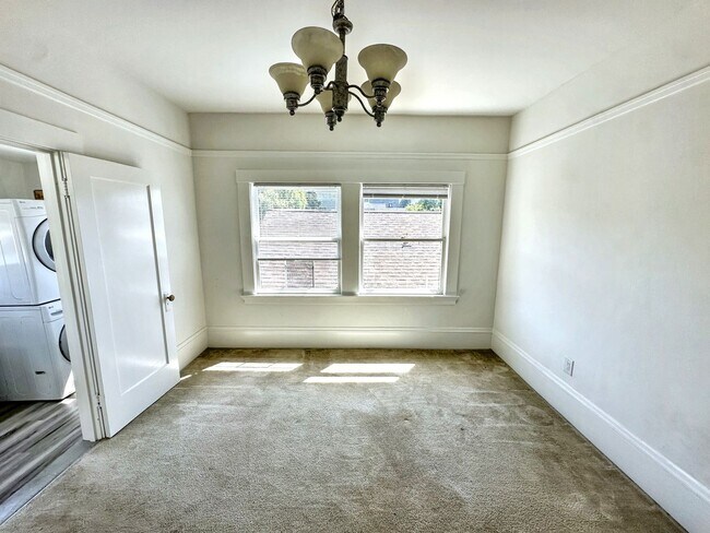 Building Photo - 534 63rd St
