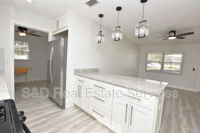 Building Photo - 4208 Ridge Rd