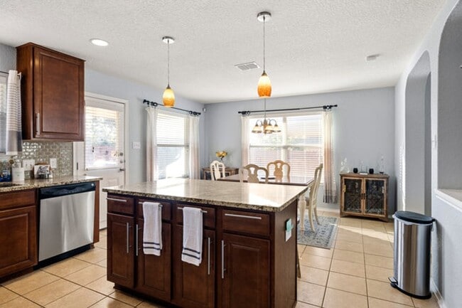 Building Photo - Single story home with study located in Miramar.