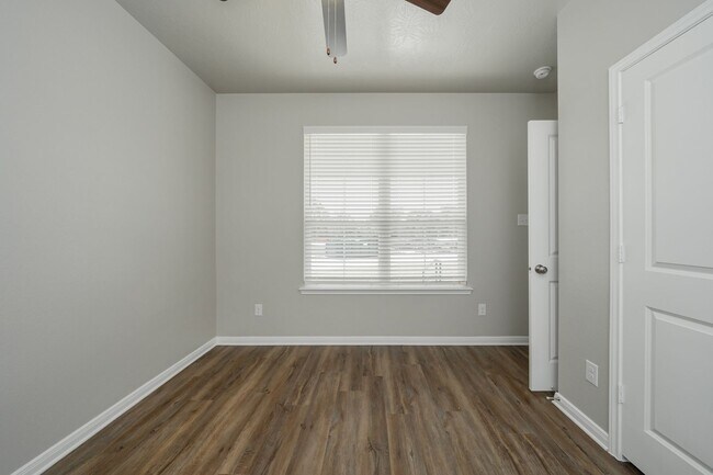 Building Photo - Live, love, and grow in this charming townhome!