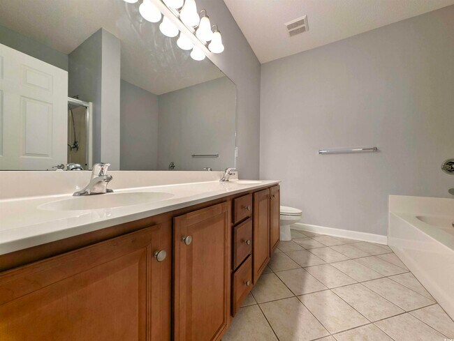 Building Photo - 33 Regal Ln