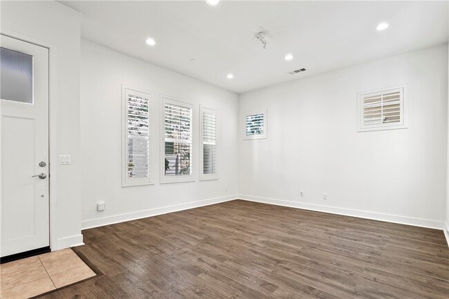 Building Photo - 202 W Tribella Ct