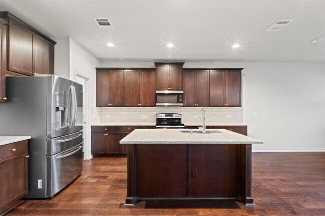 Building Photo - 277 Magna Ln